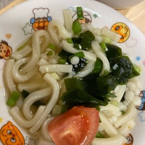 ●簡単映え♪トマトサラダうどん★チーズあおさ乗せ●